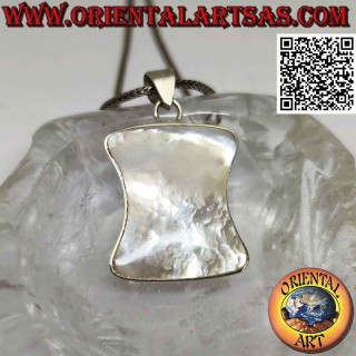 Pendentif en argent, nacre blanche dans un rectangle arrondi à pans creux