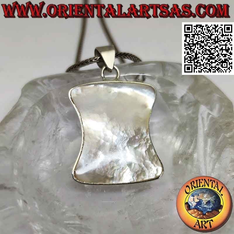 Pendentif en argent, nacre blanche dans un rectangle arrondi à pans creux