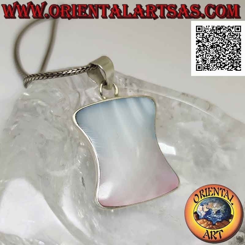 Pendentif en argent, nacre rose fluorescente dans un rectangle arrondi à pans creux
