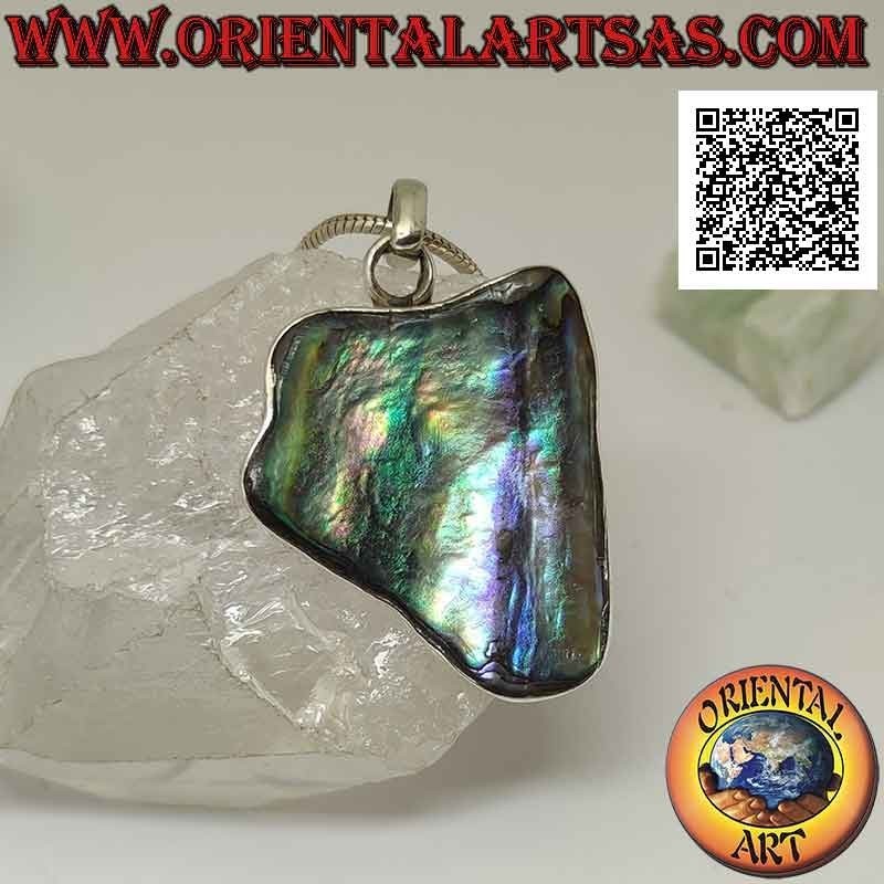 Colgante de plata, gran triángulo irregular invertido con gran concha de paua (abulón)