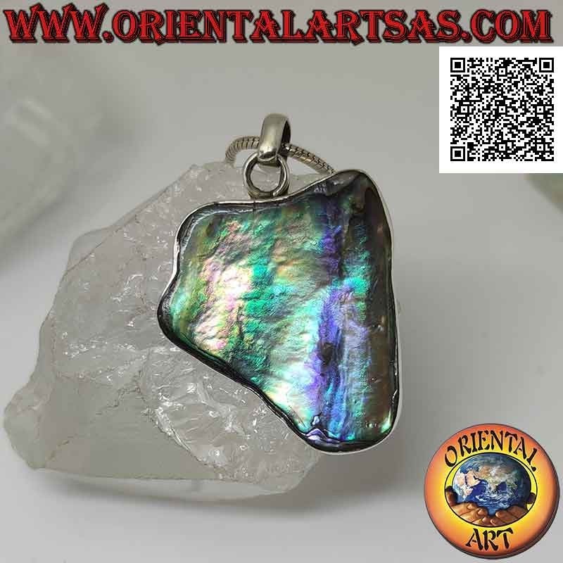 Colgante de plata, gran triángulo irregular invertido con gran concha de paua (abulón)