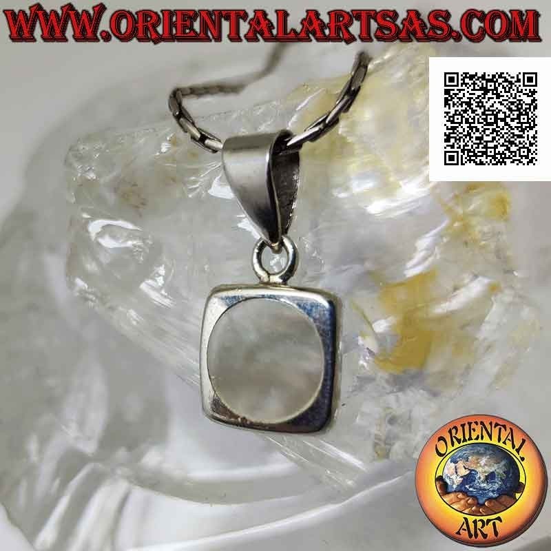 Pendentif en argent, nacre ronde à bord lisse sur un cadre carré
