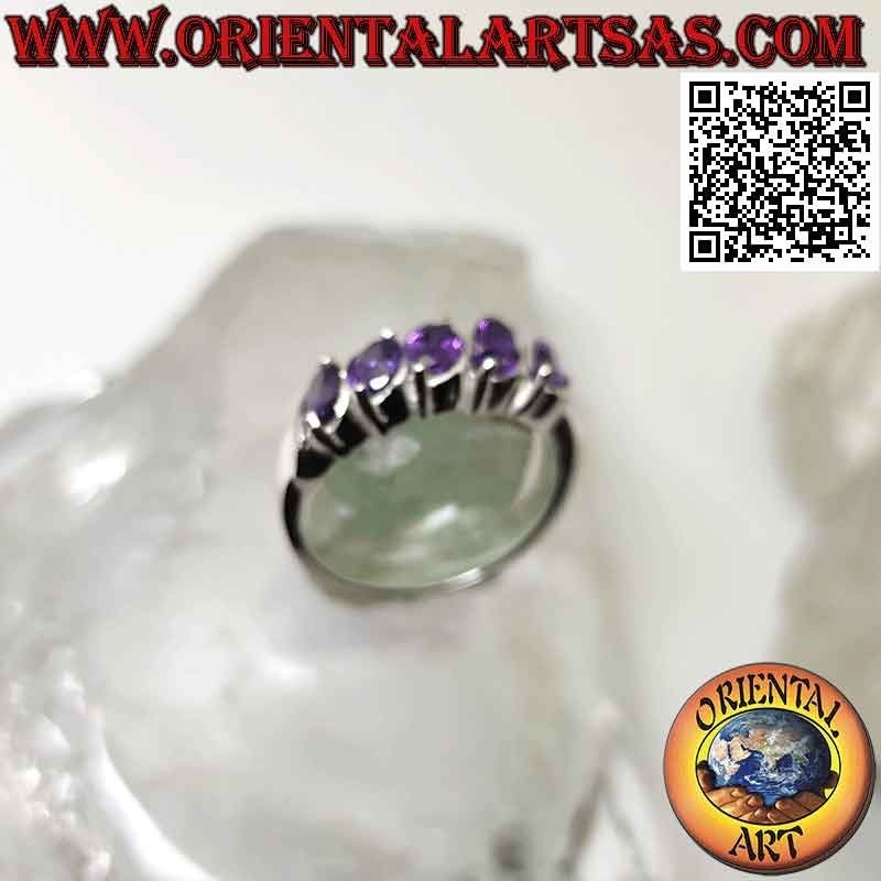 Anillo de plata con cinco amatistas sintéticas ovaladas en ángulo