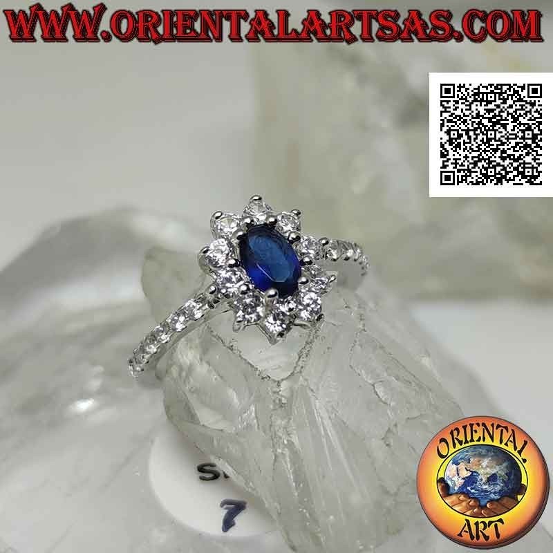 Anello in argento fiore di zirconi bianchi con zaffiro di sintesi ovale incastonato e zirconi sui lati