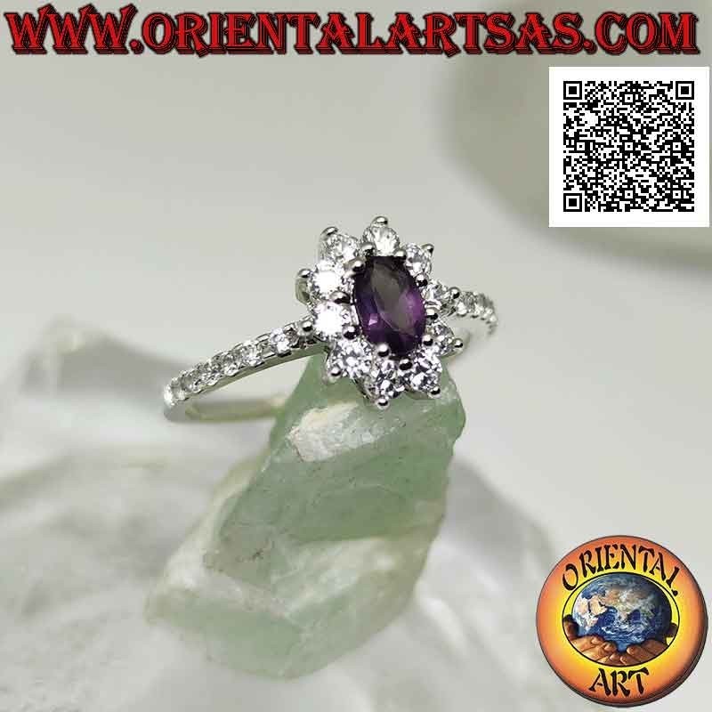 Silberring mit weißer Cubic Zirkonia Blume besetzt mit ovalem Amethyst und Cubic Zirkonia an den Seiten