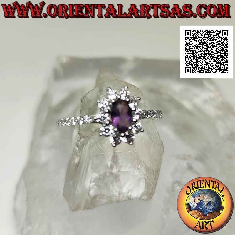 Anello in argento fiore di zirconi bianchi con ametista ovale incastonata e zirconi sui lati