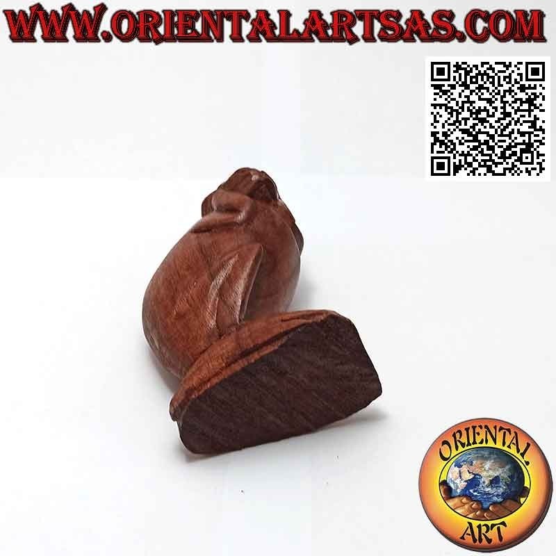 Sculpture of one of the three wise monkeys "I do not speak" in suar wood of 10 cm