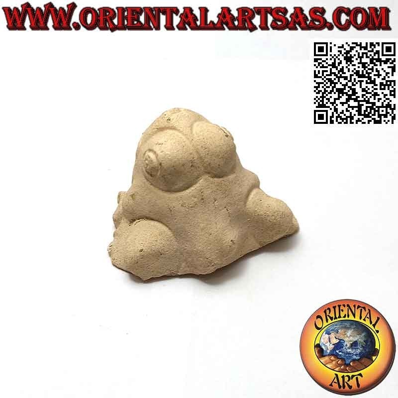 Sculpture of a frog hand-carved in 7 cm carparo