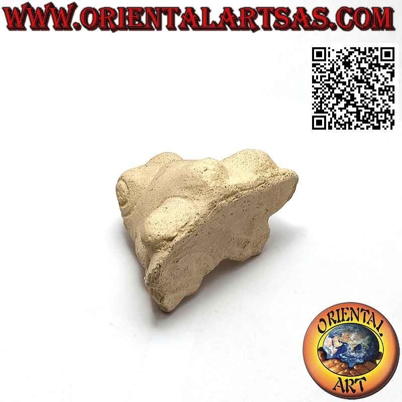 Skulptur eines Frosches handgeschnitzt in 7 cm Carparo