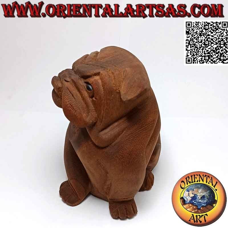 Scultura di un bulldog inglese seduto intagliato a mano da un unico blocco di suar da 16 cm