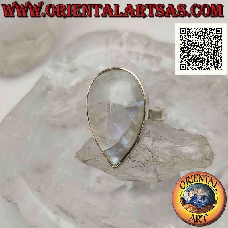 Anillo de plata con piedra lunar arcoíris con gota de cabujón grande en engaste liso