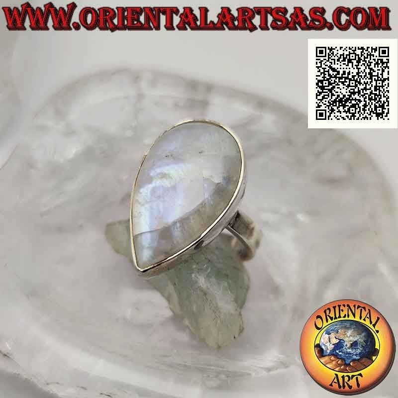 Anillo de plata con piedra lunar arcoíris con gota de cabujón grande en engaste liso