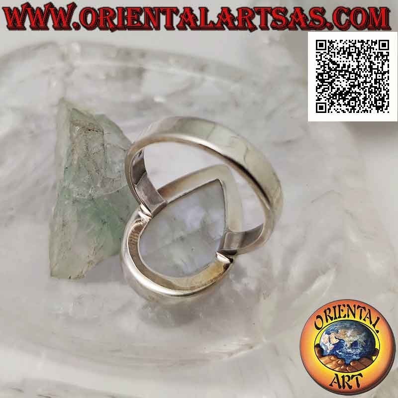 Bague en argent avec grosse pierre de lune arc-en-ciel goutte cabochon sur serti lisse