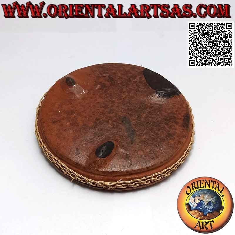 Posacenere tondo con decorazione in midollino intrecciato, tradizionale di Lombok in terracotta