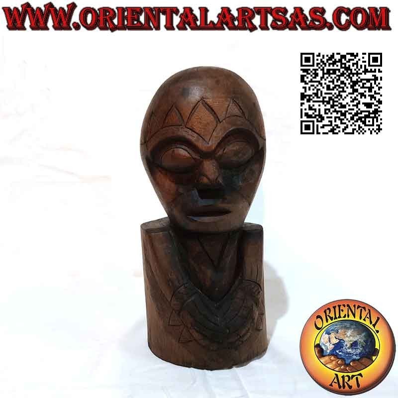 New Zealand Maori head sculpture in teak wood 32 cm (single block)