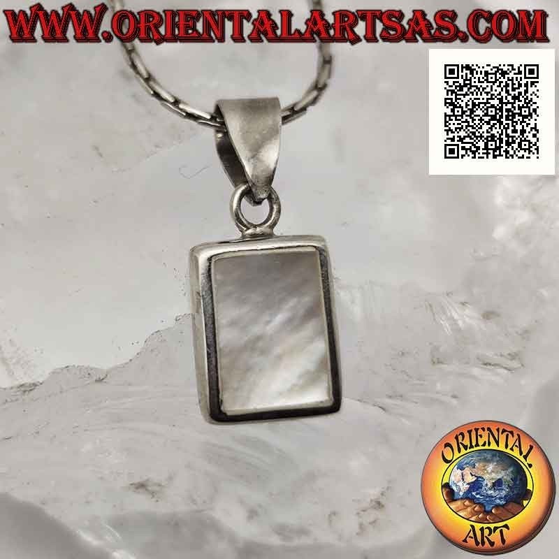 Colgante de plata con nácar rectangular al ras en engaste liso 15 x 12