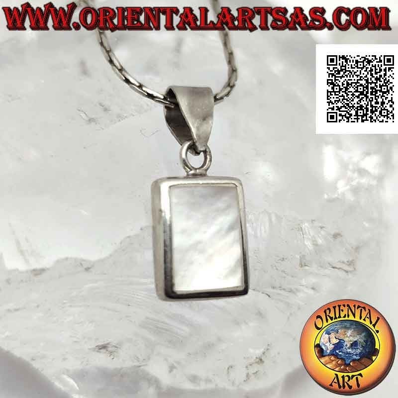 Colgante de plata con nácar rectangular al ras en engaste liso 15 x 12
