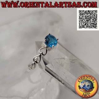 Bague solitaire en argent sertie de topazes bleues synthétiques rondes et coeurs perforés sur les côtés
