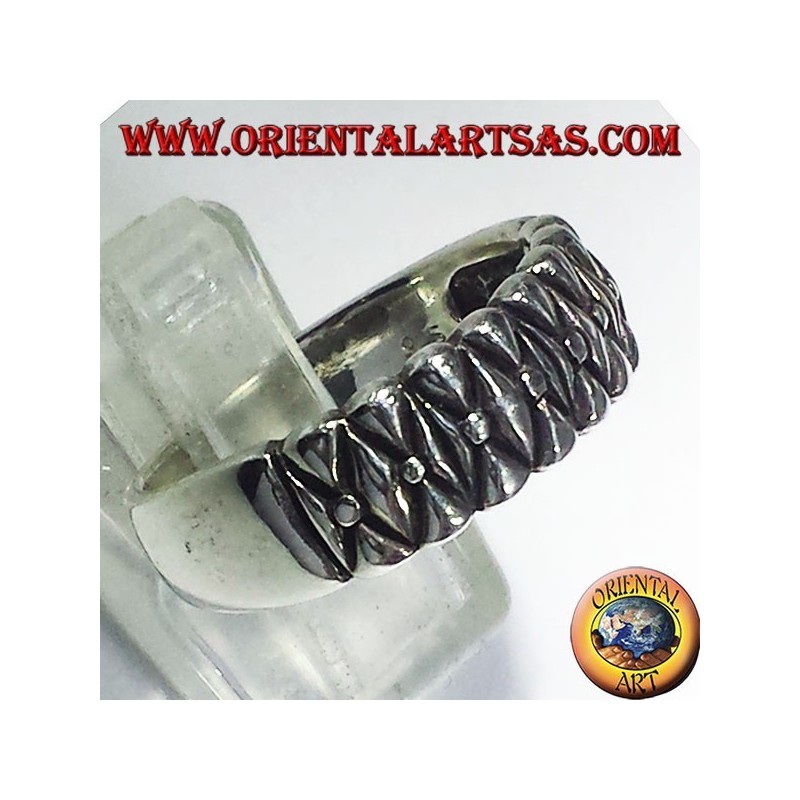 Anello in argento, fascia intagliata 