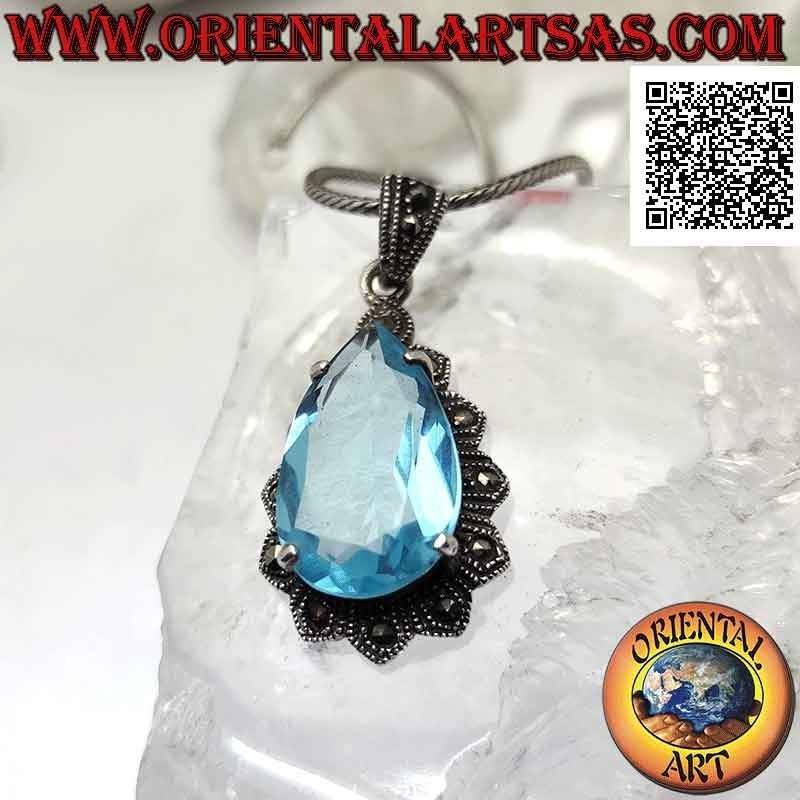 Ciondolo in argento con grande topazio blu a goccia incastonato su montatura imperiale tempestata di marcassite