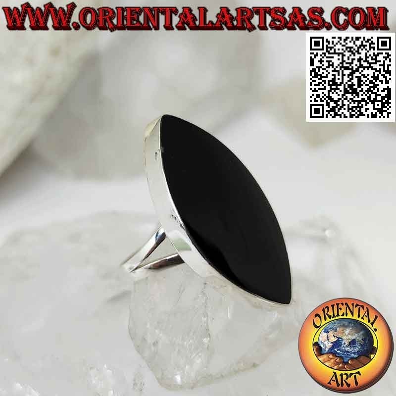Silver ring with pointed elliptical onyx with smooth edge (shuttle)