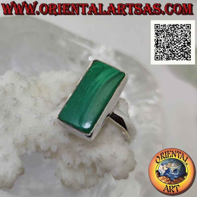 Anillo de plata con malaquita rectangular alargada en engaste liso (ajustable)
