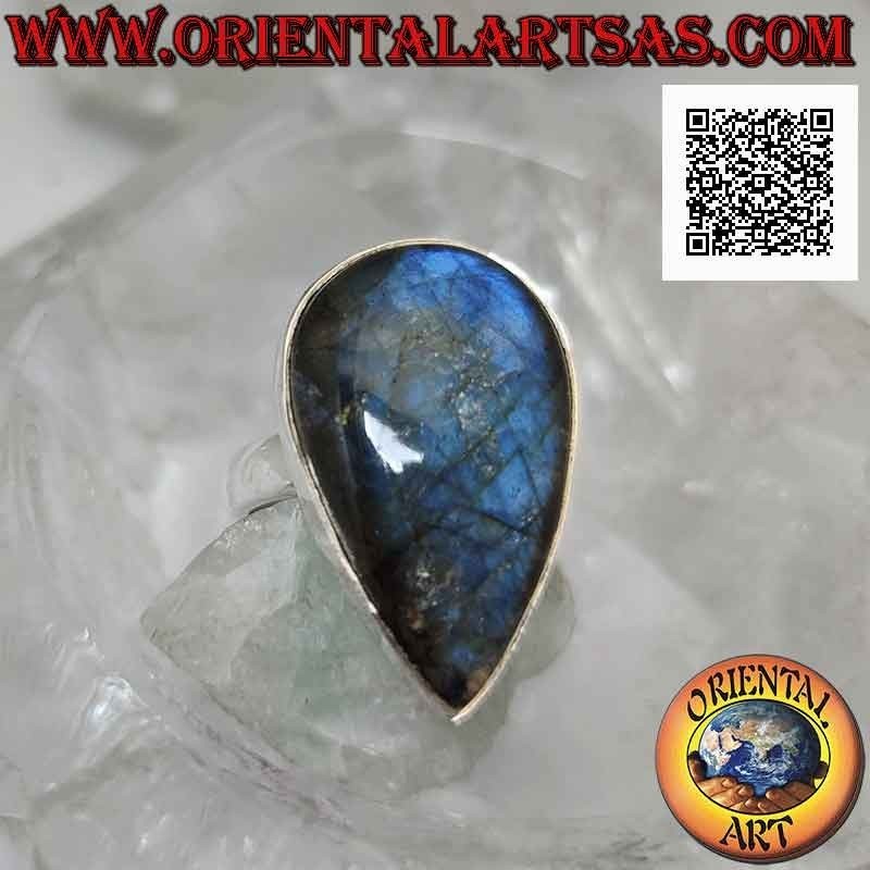 Anello in argento con grande labradorite a goccia allungata cabochon su montatura liscia (regolabile)
