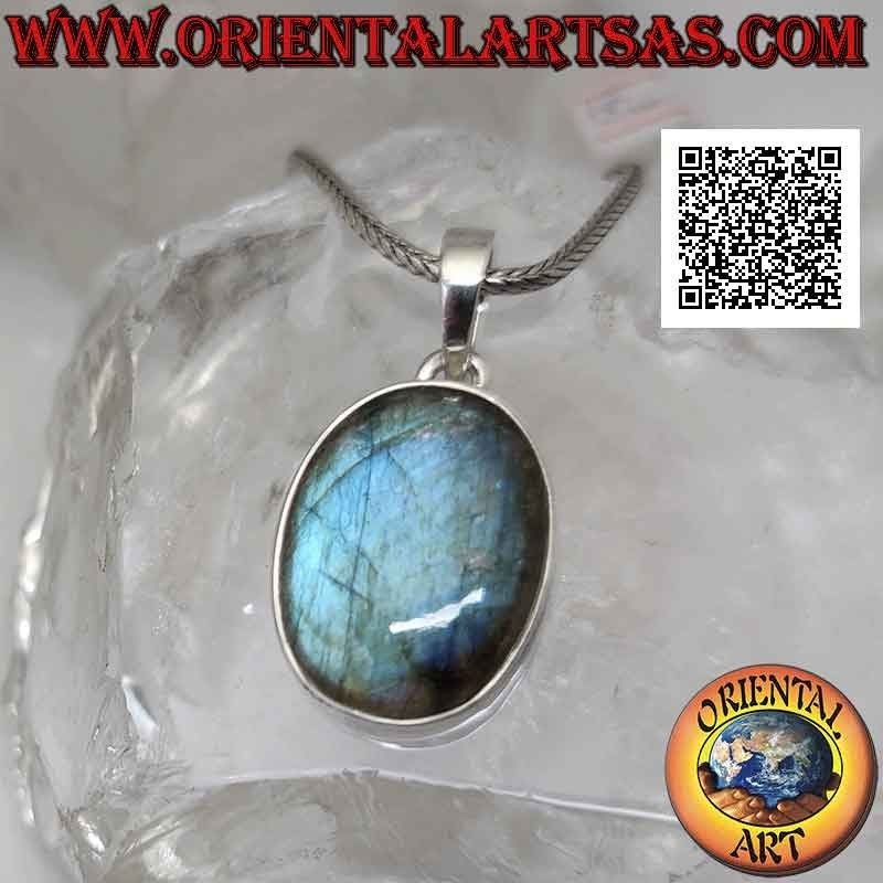 Ciondolo in argento con grande labradorite ovale cabochon su montatura liscia
