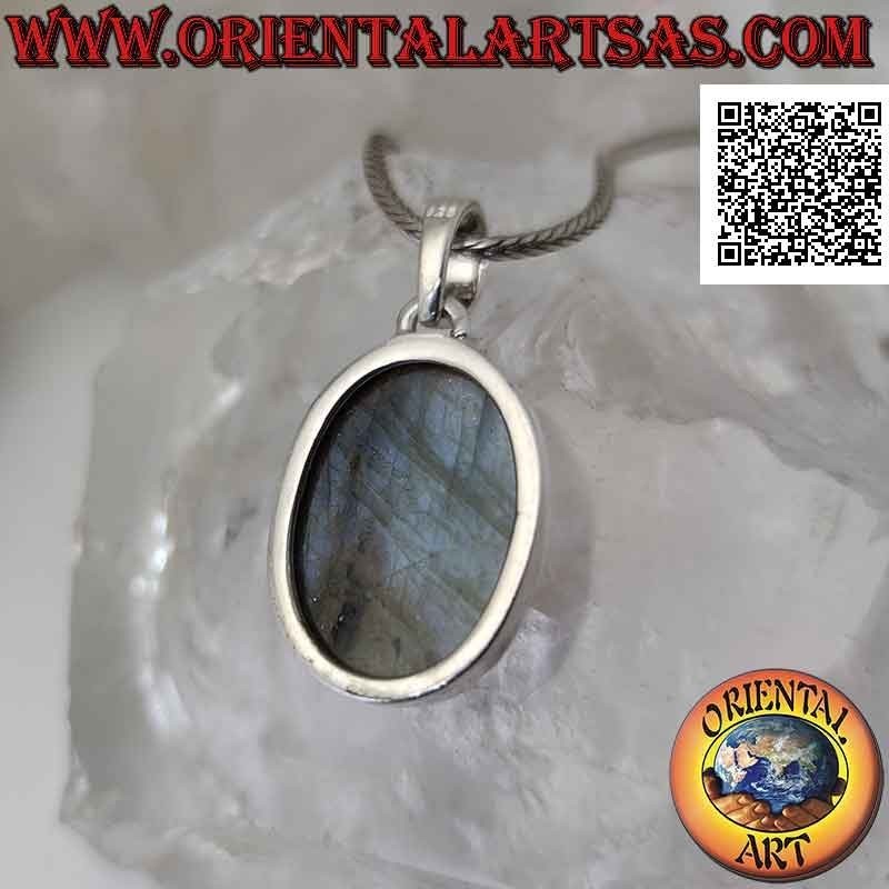 Silver pendant with a large oval cabochon labradorite on a smooth setting