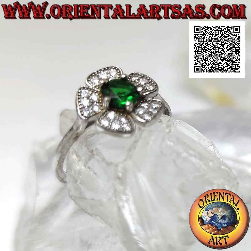 Ring aus silberner "Waldbeere"-Blume mit einem runden synthetischen Smaragd und Zirkon-Blütenblättern