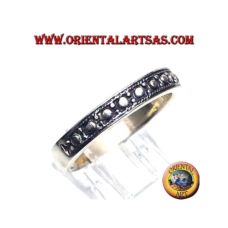 anillo de plata, tallado, estrecha banda de tiro