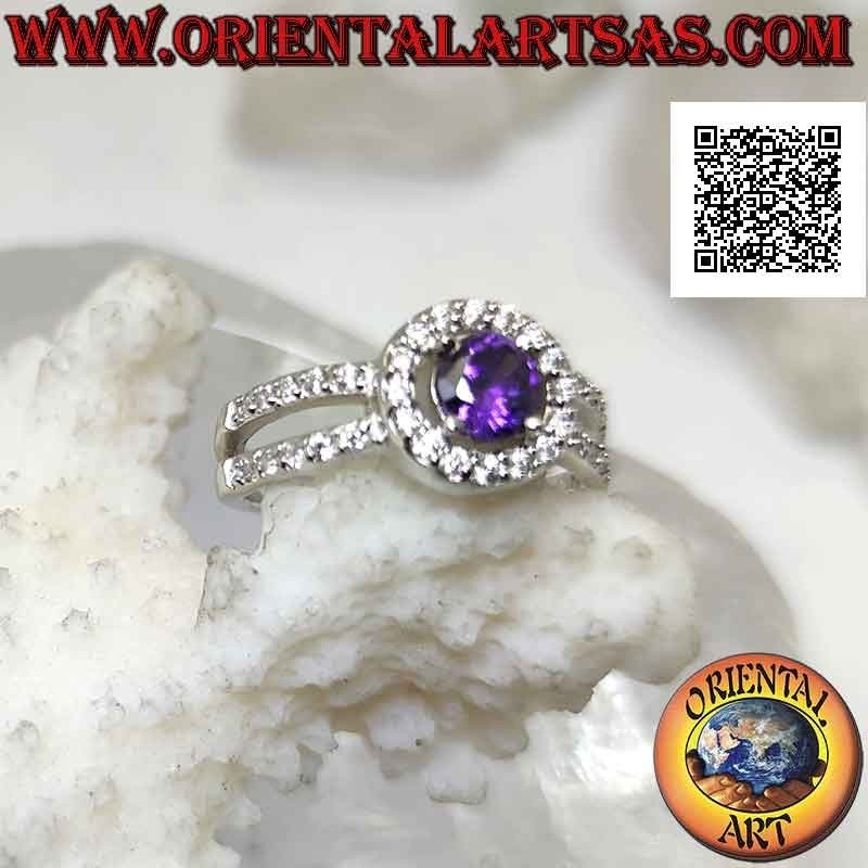 Silberring mit natürlichem rundem Amethyst, umgeben von Xircons und an zwei Haken befestigt