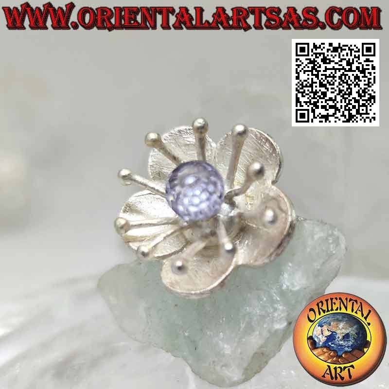 Bague en argent satiné en forme de fleur avec anémone de mer et zircon central
