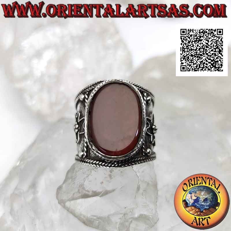 Bague en argent à large bande avec une grande cornaline ovale et une décoration en filigrane ethnique faite à la main