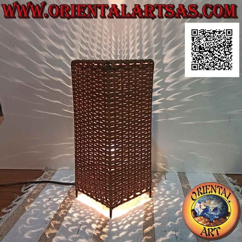 Lampada da tavolo etnica, "parallelepipedo lineare" a base quadrata in bambù intrecciato da 33 cm