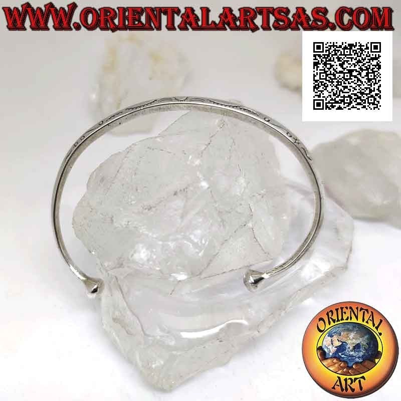 Starres Armband aus 925 ‰ Silber, rautenförmig mit verzierten gravierten Bögen und Endkugel