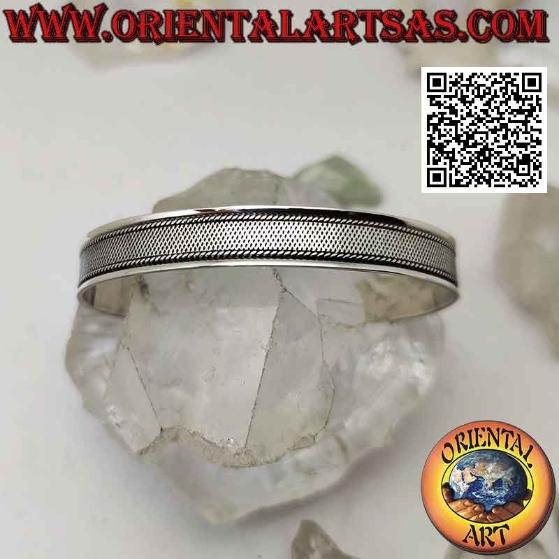 Starres Armband aus 925 ‰ Silber mit dichtem Mikrogeflecht im Flachrelief