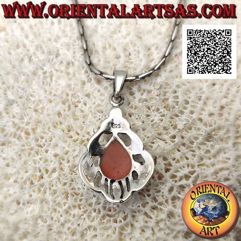 Ciondolo in argento con corniola a goccia contornata da decorazione traforata tempestata di marcassite