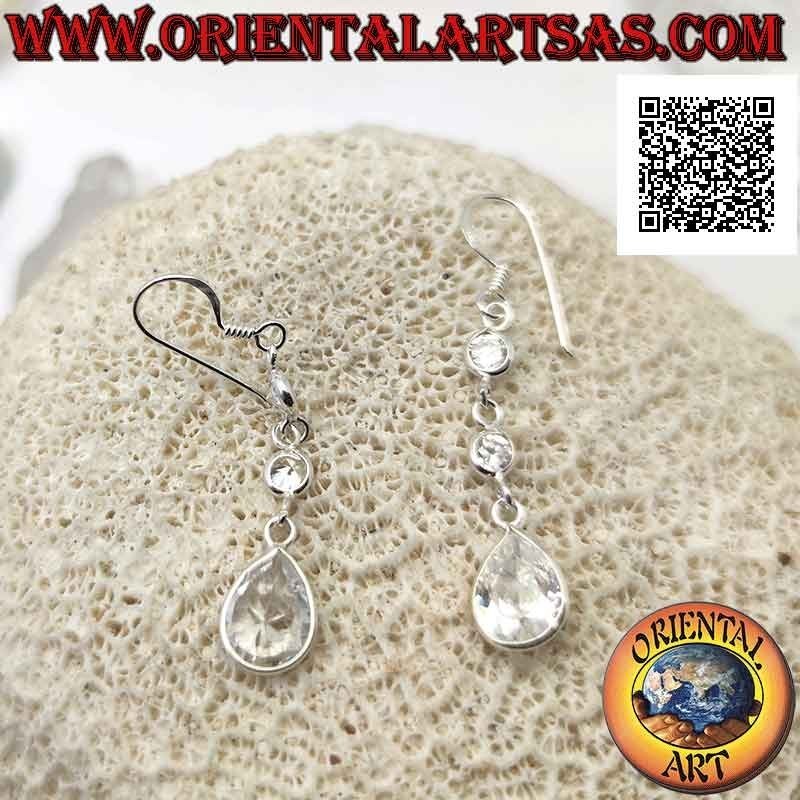 Boucles d'oreilles pendantes en argent avec trois zircons blancs alignés (deux ronds et un en forme de goutte)