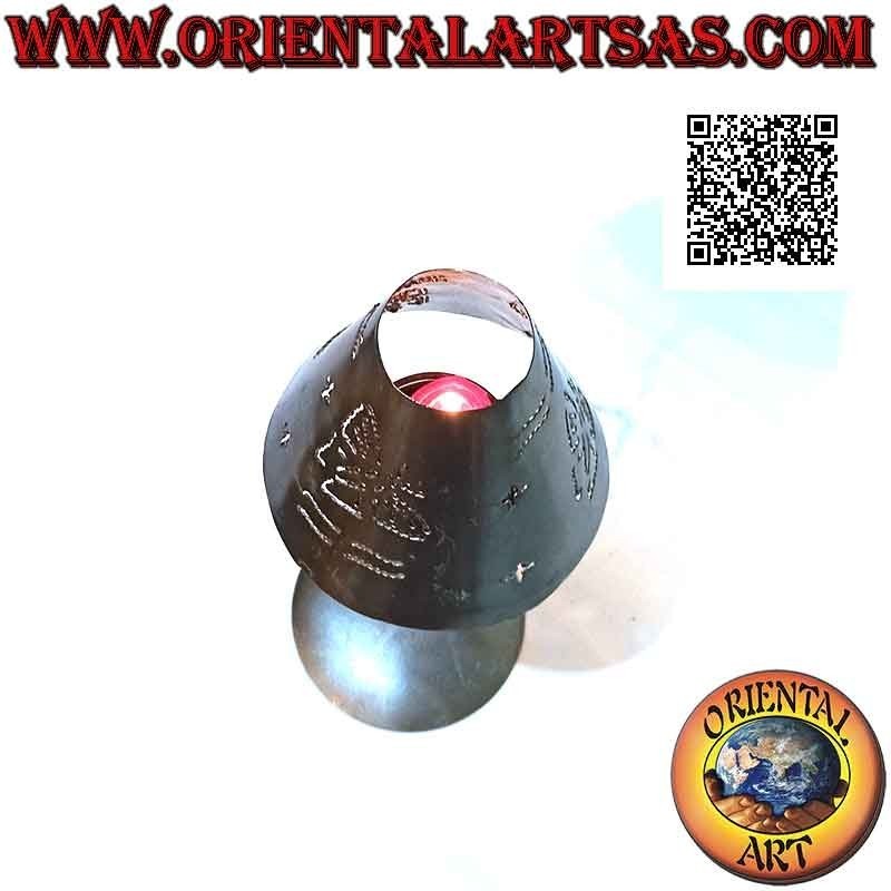Portavelas cono perforado "farfalle" de forja artesanal