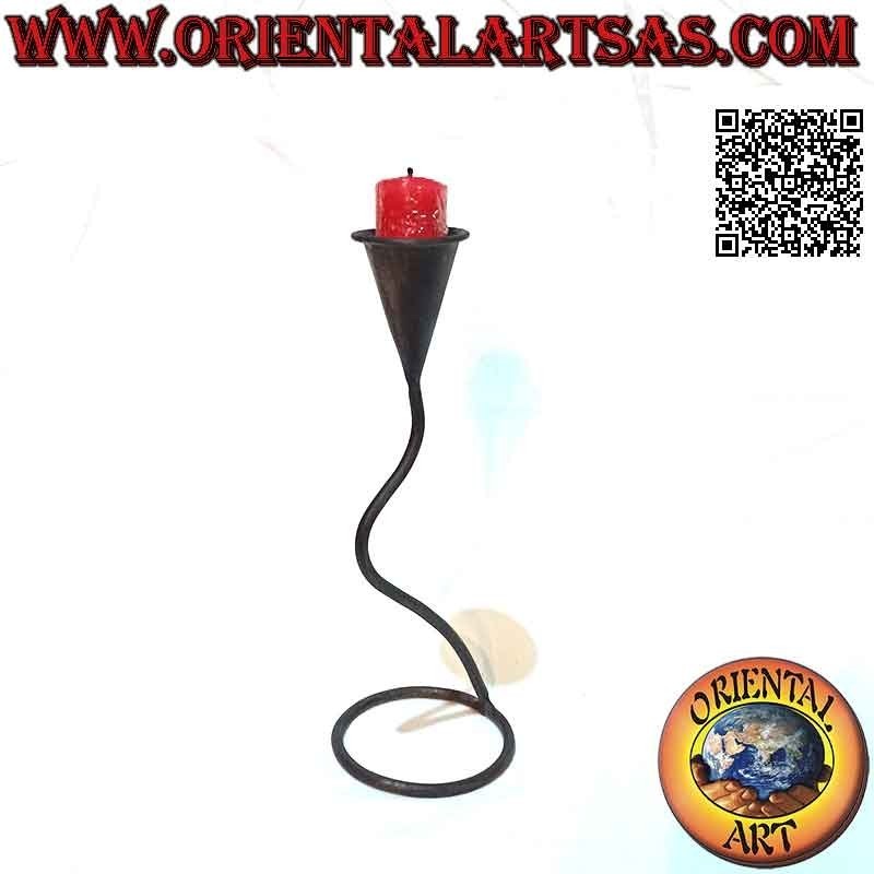 Handgefertigter Blumenkerzenhalter "Cala" mit gewelltem Stiel aus Schmiedeeisen