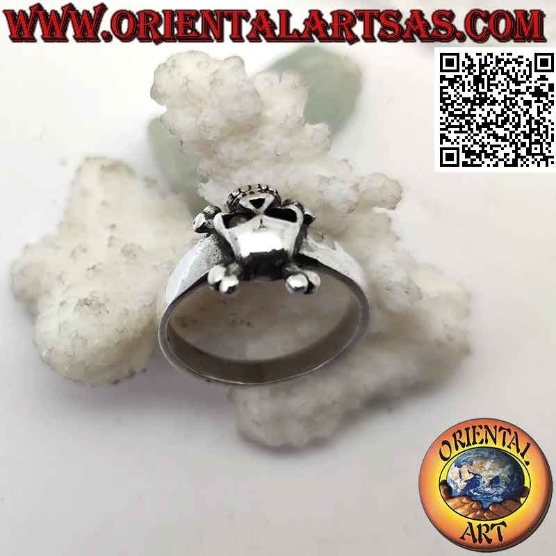 Anello in argento con teschio sulle due ossa femorali incrociate