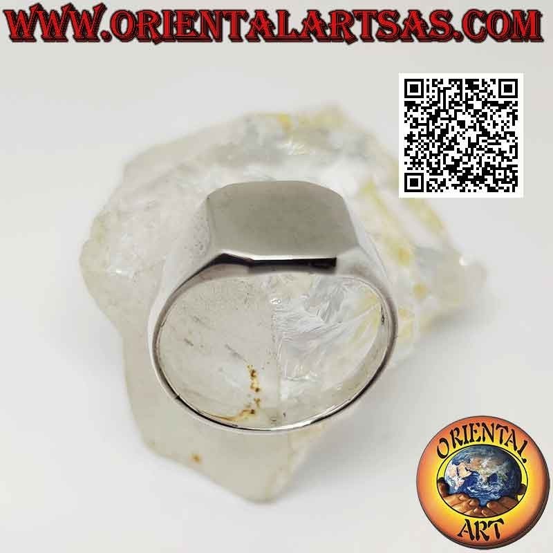 Smooth silver ring with rounded rectangular chevalier
