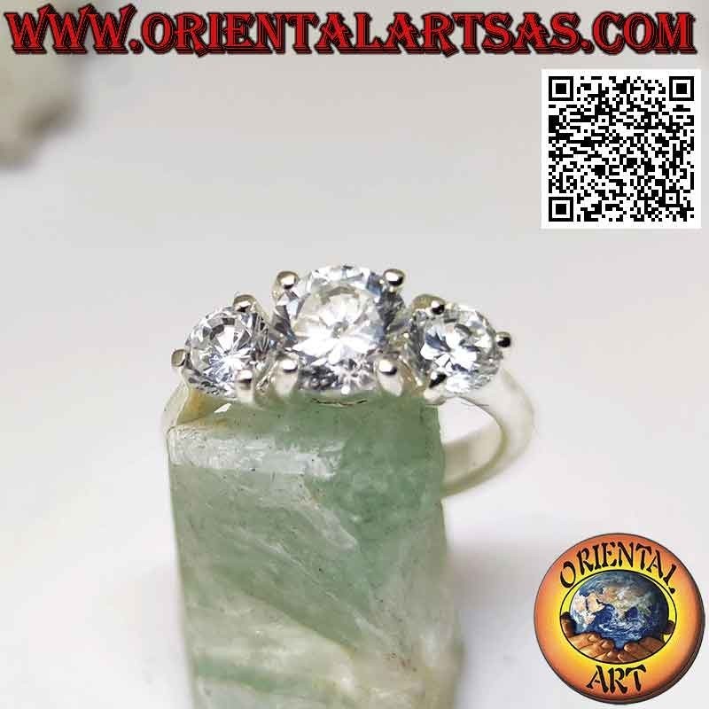 Anillo "trilogía" de plata con engaste de tres circonitas redondas