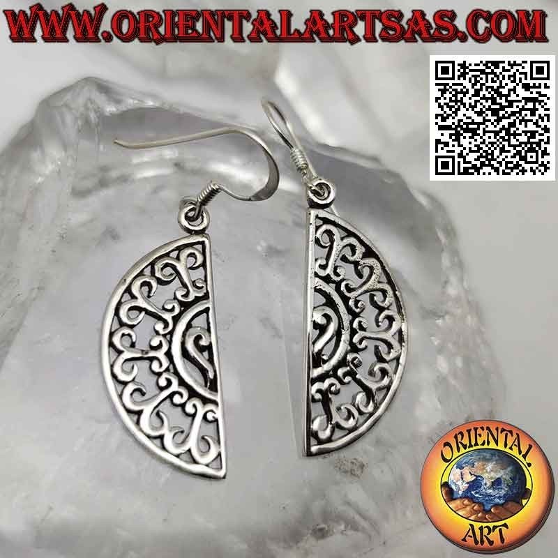 Boucles d'oreilles à levier en argent avec un demi-cercle à décor ethnique ajouré