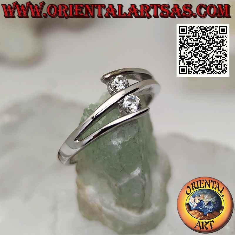 Anello in argento "montatura contrarié" con due zirconi tondi a taglio brillante