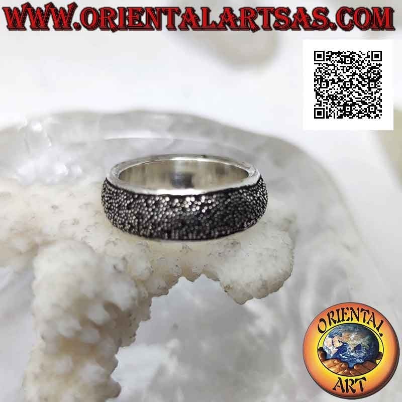 Anello in argento a fascia bombata sabbiata da 7 mm (tempestato di microsfere)