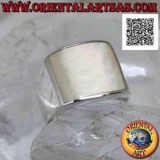 Smooth curved silver ring with square mother of pearl flush with the edge