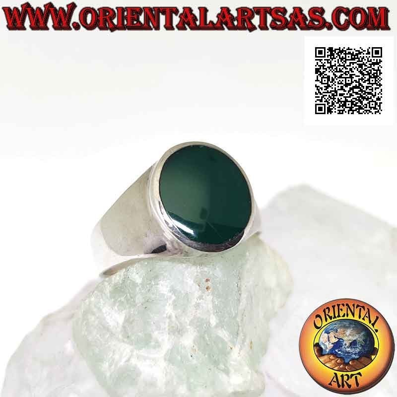 Silver ring with oval green agate flush with slightly raised edge on smooth setting