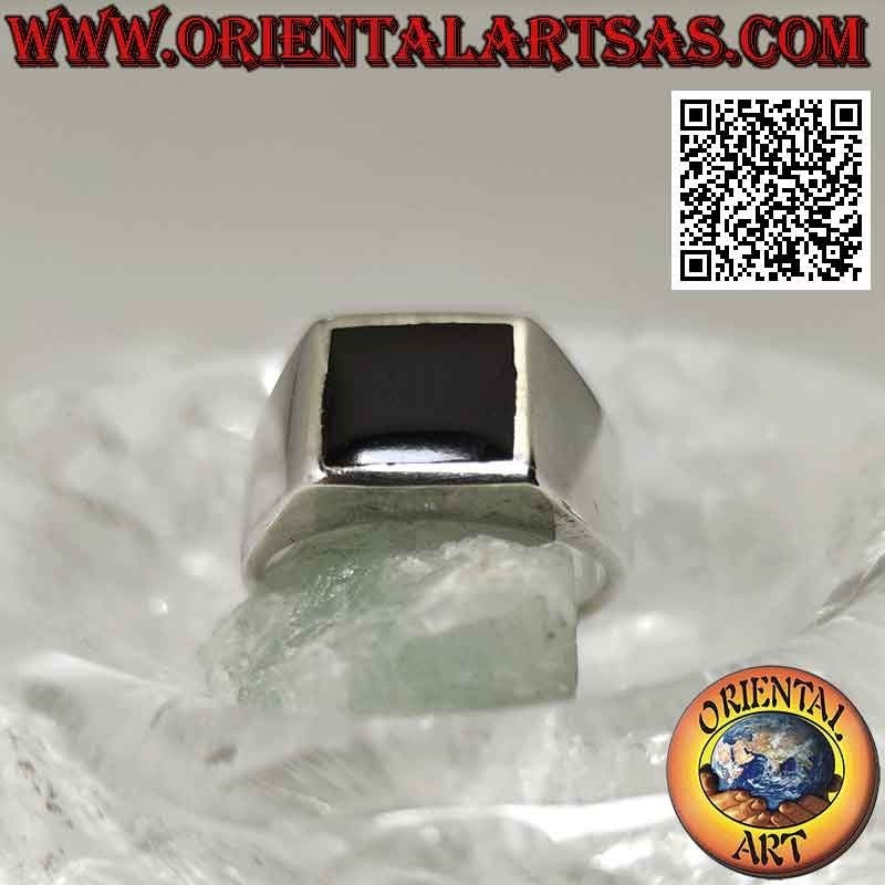 Smooth and simple silver ring with square onyx 10 x 10 mm